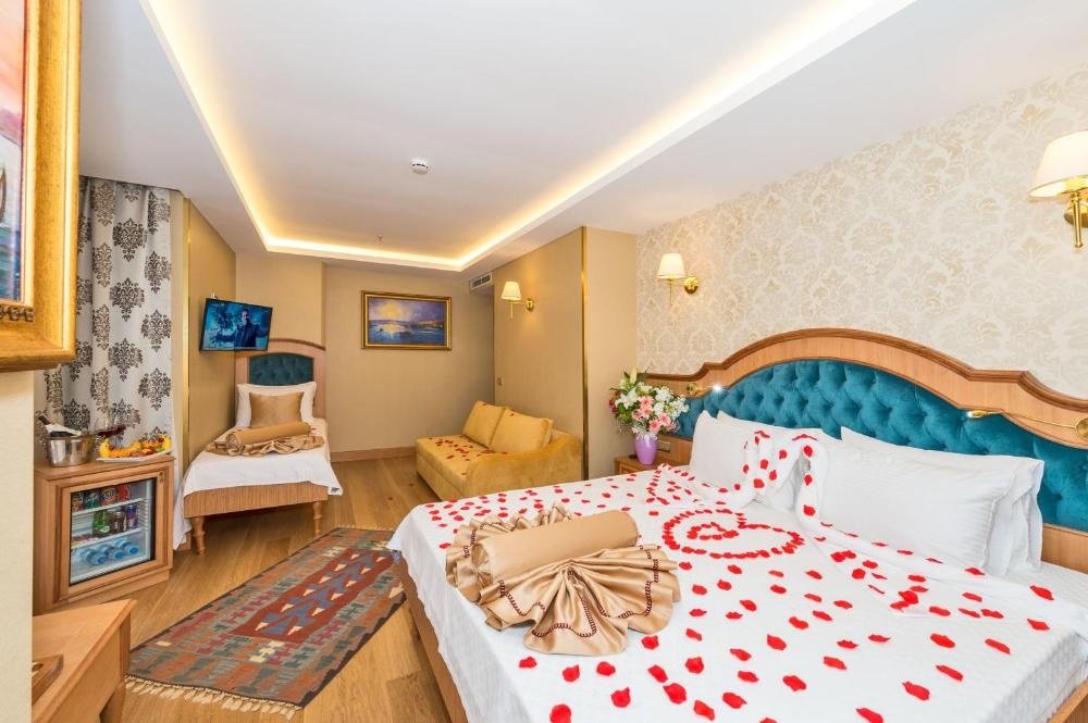 Standard Triple Room at Aprilis Gold Hotel - Special Category, photo 4